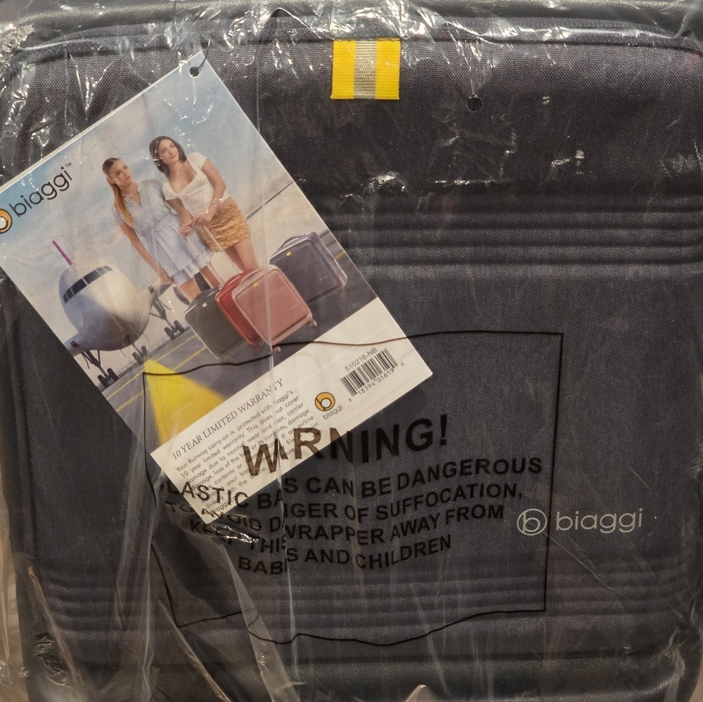 NWT Biaggi Runaway Hybrid Expandable Underseater Luggage Midnight Blue - Picture 11 of 15